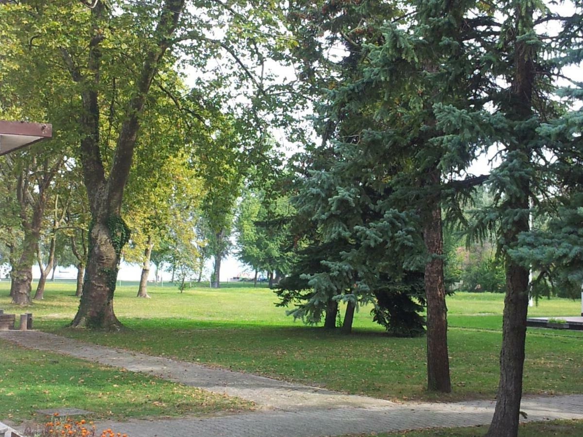 Anna Villa Balatonlelle Exterior foto